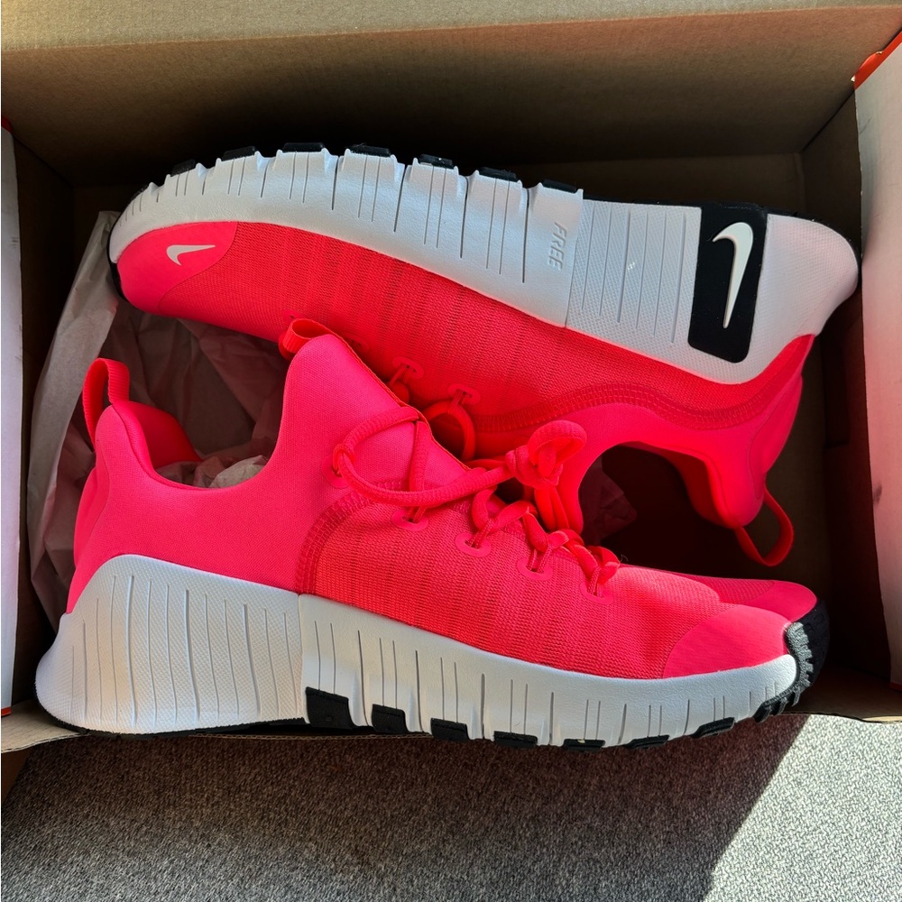 Nike Hot Punch and White FREE METCON 6 Athletic Shoes
